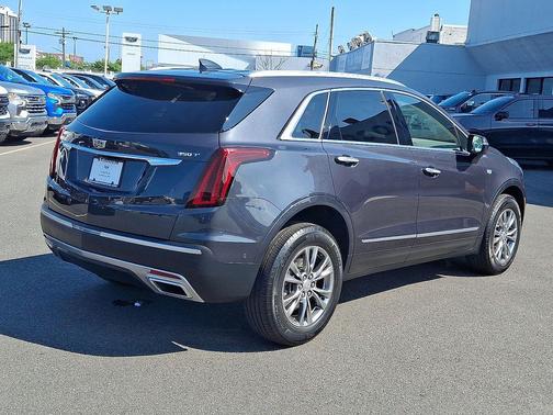 2022 Cadillac XT5 Premium Luxury