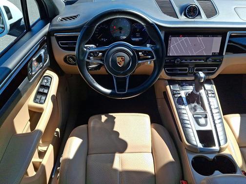 2021 Porsche Macan Macan