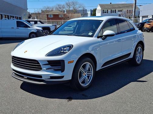 White 2021 Porsche Macan Macan