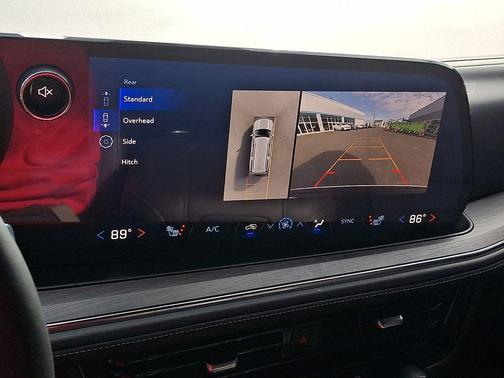 2025 Chevrolet Suburban LT