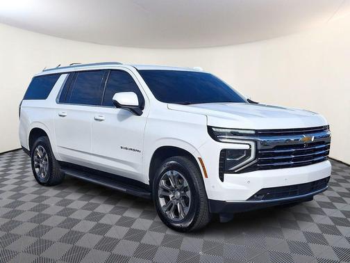 2025 Chevrolet Suburban LT