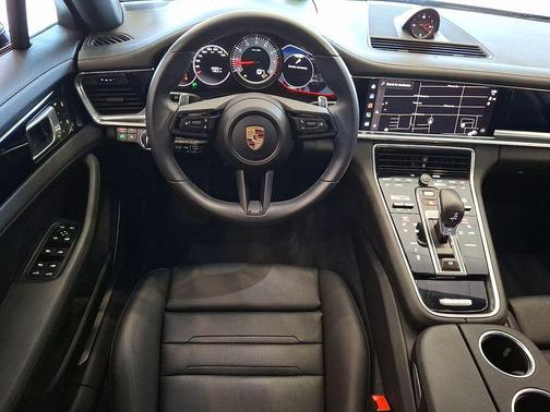 2023 Porsche Panamera 4