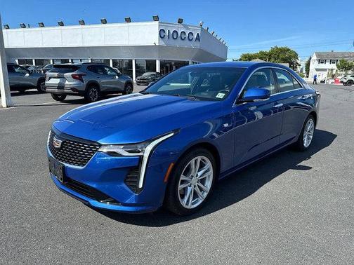 2022 Cadillac CT4 Luxury