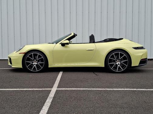 2025 Porsche 911 Carrera