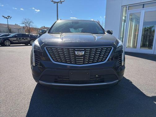2022 Cadillac XT4 Premium Luxury
