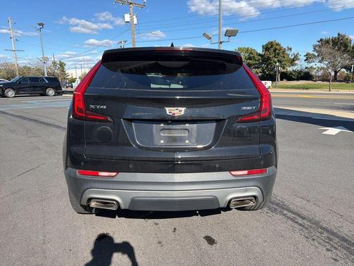 2022 Cadillac XT4 Premium Luxury