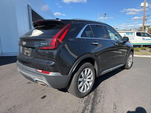 2022 Cadillac XT4 Premium Luxury