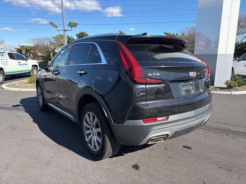 2022 Cadillac XT4 Premium Luxury