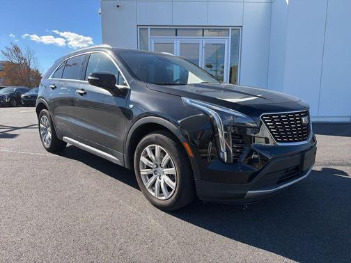 2022 Cadillac XT4 Premium Luxury