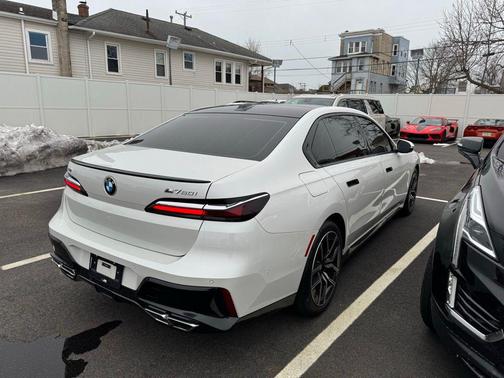 2023 BMW 760 i xDrive