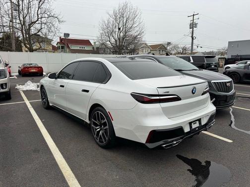 2023 BMW 760 i xDrive