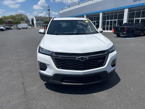 Summit White 2023 Chevrolet Traverse RS