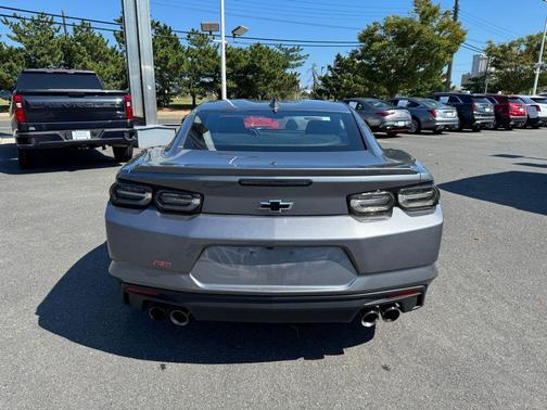 2021 Chevrolet Camaro RWD Coupe LT1