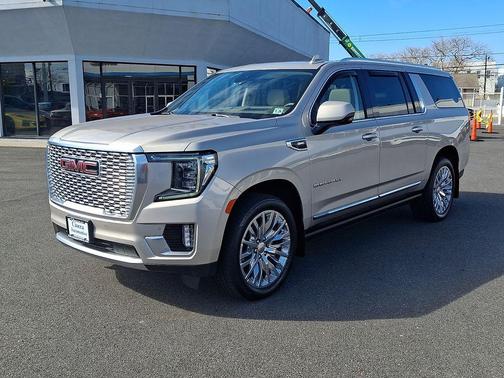 Pearl Beige Metallic 2023 GMC Yukon XL Denali
