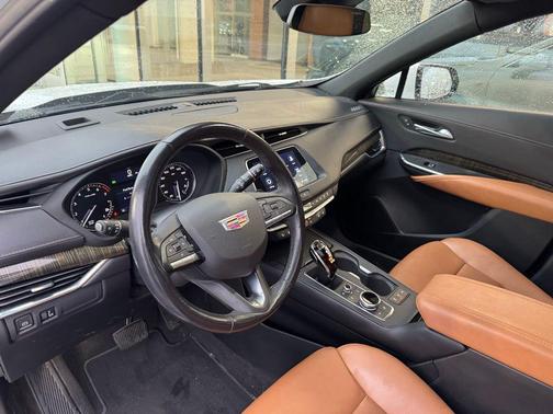 2023 Cadillac XT4 Premium Luxury