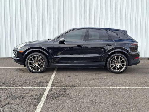 Black 2023 Porsche Cayenne Cayenne