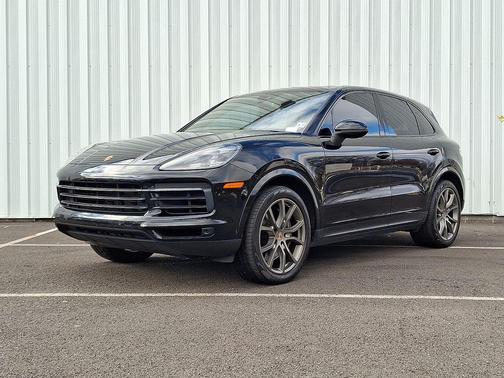 Black 2023 Porsche Cayenne Cayenne