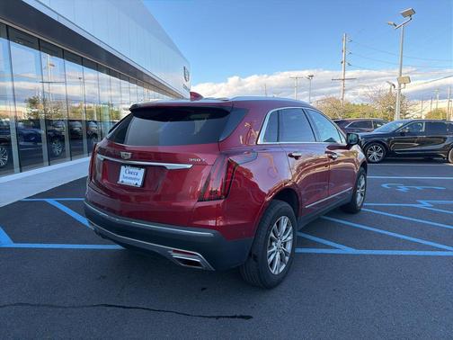 2022 Cadillac XT5 Premium Luxury