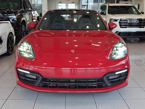 2022 Porsche Panamera 4