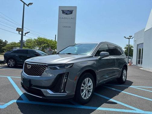 2022 Cadillac XT6 Luxury FWD