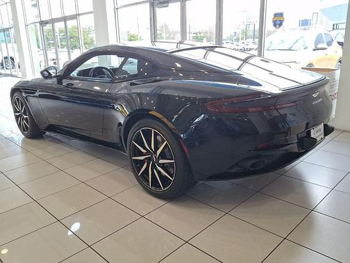 2020 Aston Martin DB11 Base