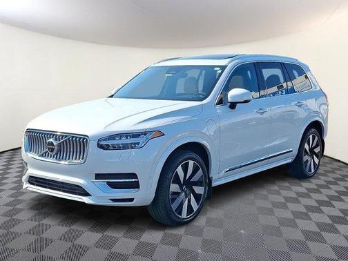 2023 Volvo XC90 Recharge Plug-In Hybrid T8 Ultimate Bright Theme 7-Seater