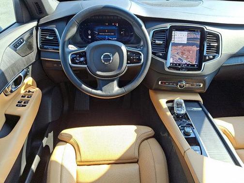 2023 Volvo XC90 Recharge Plug-In Hybrid T8 Ultimate Bright Theme 7-Seater