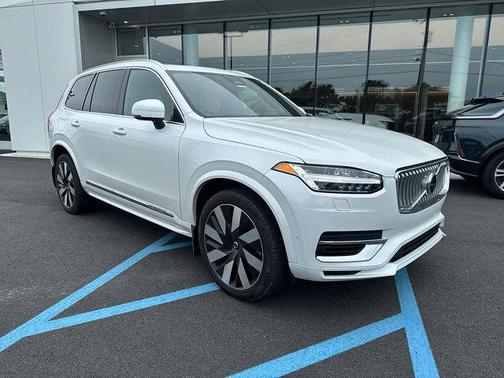 2023 Volvo XC90 Recharge Plug-In Hybrid T8 Ultimate Bright Theme 7-Seater