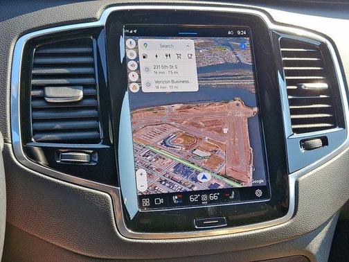2023 Volvo XC90 Recharge Plug-In Hybrid T8 Ultimate Bright Theme 7-Seater