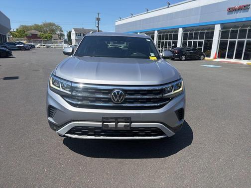 Pyrite Silver Metallic 2021 Volkswagen Atlas Cross Sport 2.0T SE w/Technology 4MOTION