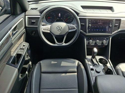 Pyrite Silver Metallic 2021 Volkswagen Atlas Cross Sport 2.0T SE w/Technology 4MOTION