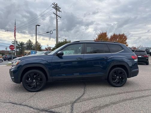 2022 Volkswagen Atlas 3.6L SE w/Technology