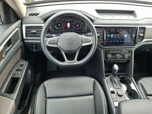 2022 Volkswagen Atlas 3.6L SE w/Technology