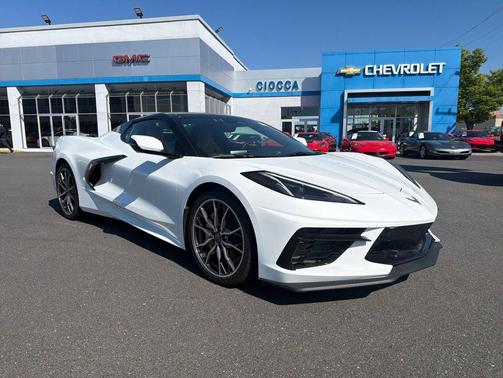 Arctic White 2025 Chevrolet Corvette Stingray w/2LT
