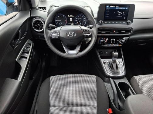 2022 Hyundai KONA SE