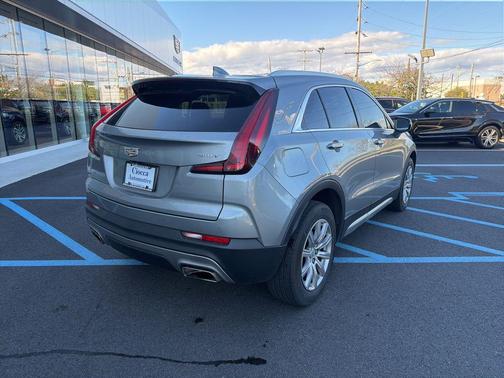 2023 Cadillac XT4 Premium Luxury