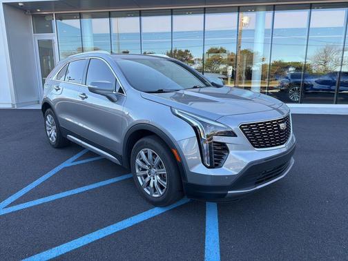 2023 Cadillac XT4 Premium Luxury
