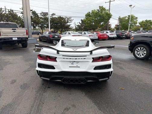 Arctic White 2026 Chevrolet Corvette Z06