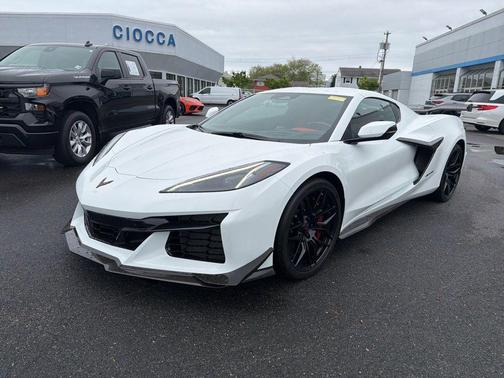 Arctic White 2026 Chevrolet Corvette Z06