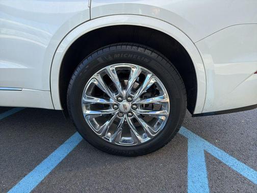 2022 Cadillac XT6 Premium Luxury FWD