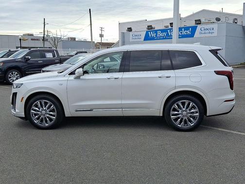 2022 Cadillac XT6 Premium Luxury FWD