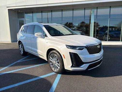 2022 Cadillac XT6 Premium Luxury FWD