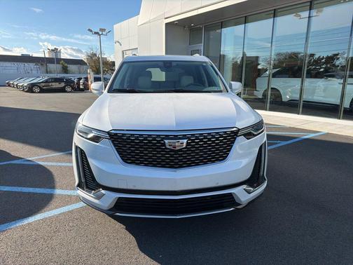 2022 Cadillac XT6 Premium Luxury FWD
