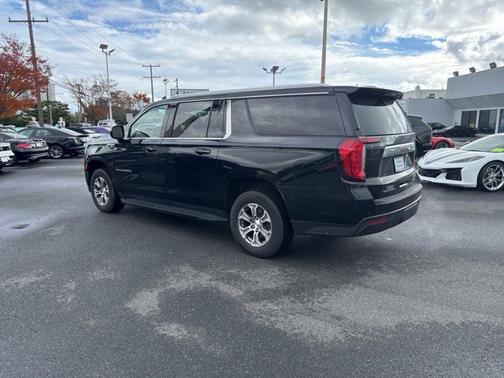 2023 GMC Yukon XL SLE