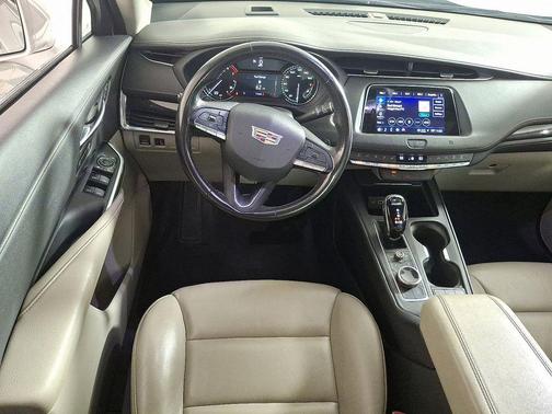 2021 Cadillac XT4 Premium Luxury