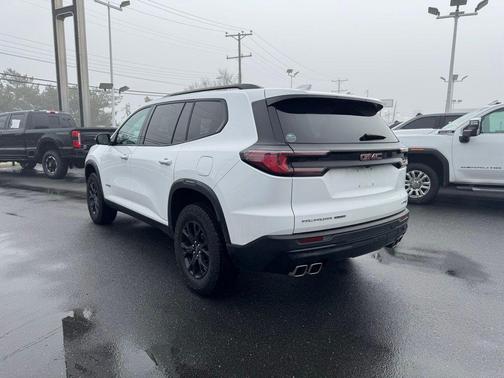 2024 GMC Acadia AWD AT4