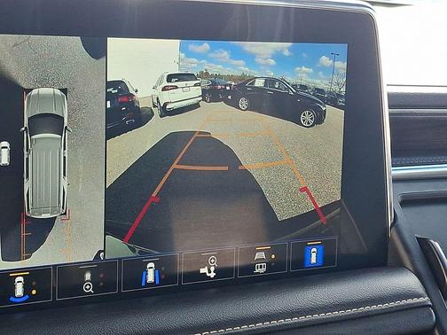 2023 GMC Yukon XL SLT