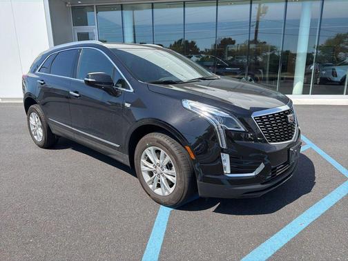 Stellar Black Metallic 2024 Cadillac XT5 Luxury