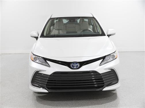 2023 Toyota Camry Hybrid XLE