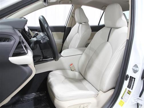 2023 Toyota Camry Hybrid XLE